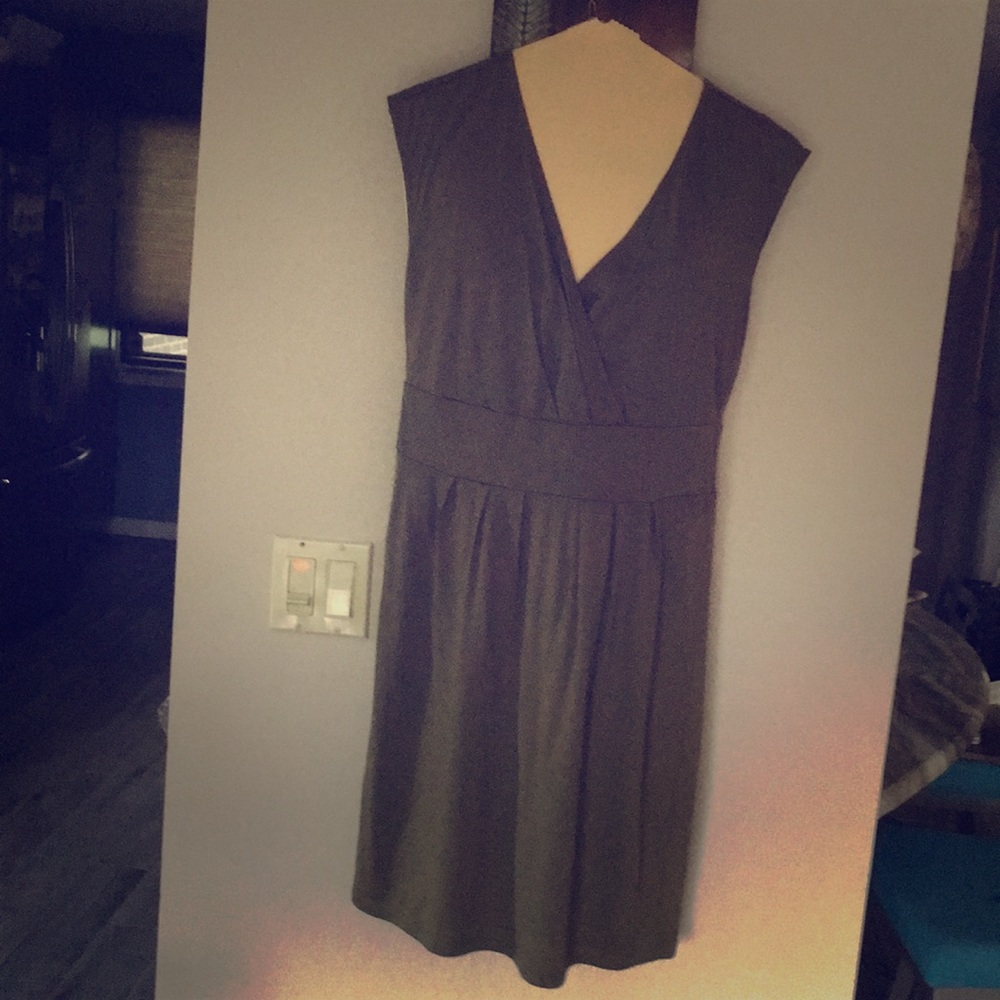 Sleeveless olive green dress